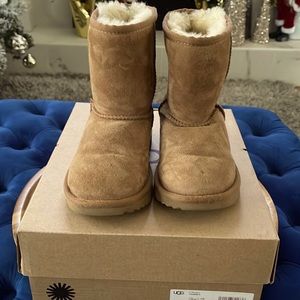 Toddler Girls Classic Tan Uggs Size 12